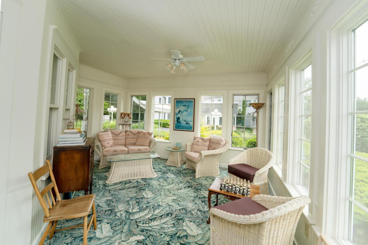 Yelton Manor Bed And Breakfast South Haven Exteriör bild