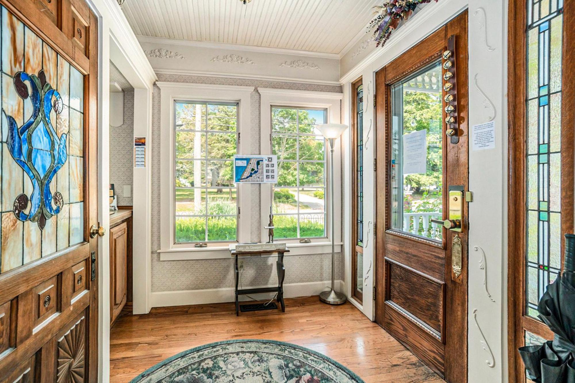 Yelton Manor Bed And Breakfast South Haven Exteriör bild
