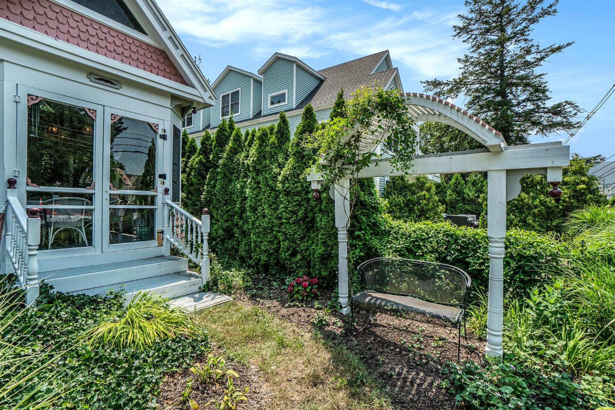 Yelton Manor Bed And Breakfast South Haven Exteriör bild